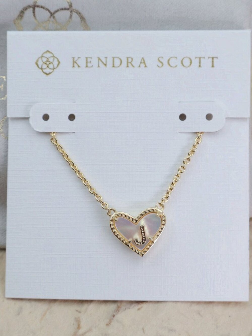 Kendra Scott Ari Heart Letter J Necklace Gold Mother-of-Pearl